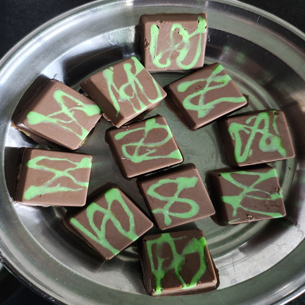 Pistachio Kunafa Charm - 12pc